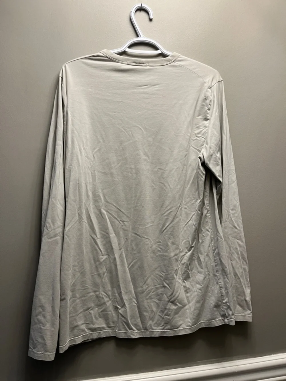 lululemon athletica Long Sleeve Crew - Light Cream - Picture 2 of 2